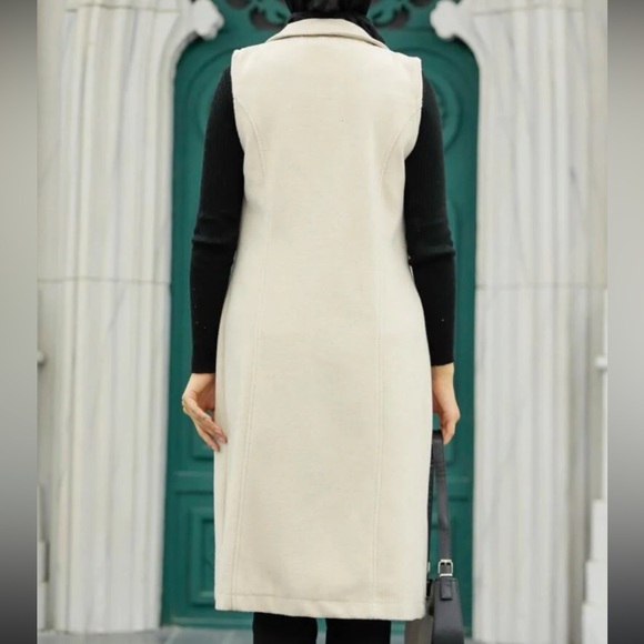 Women’s BUTTON DOWN BELTED VEST with Silver Buttons - Picture 5 of 7